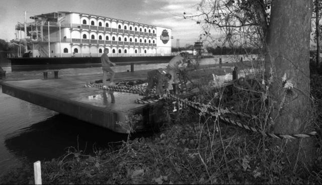 Harrah's Casino opens in Shreveport