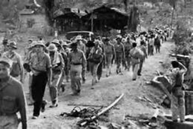 US forces return to recapture the Philippines