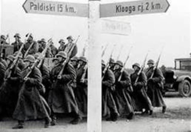 Nazis invade Poland; Britain and France declare war on Germany