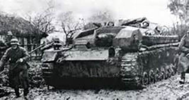 Russians stop Nazi advance at Stalingrad save Moscow