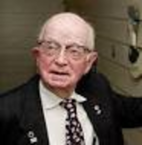 Lester Maddox sells The Pickrick