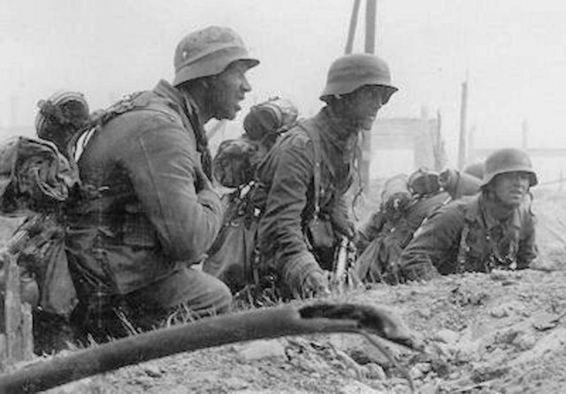 Russians stop Nazi advance at Stalingrad save Moscow