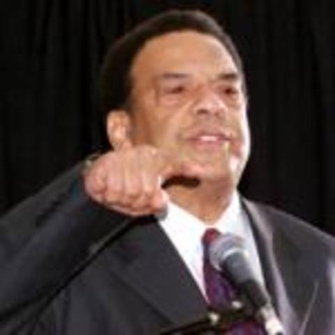 Andrew Young elected Atlanta Mayor