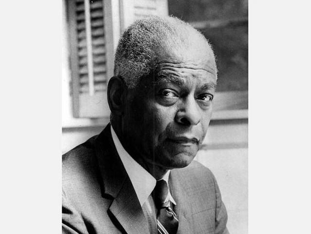 Benjamin Mays becomes the president of Morehouse college