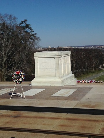 The Tomb of the Unknown Soldier(Arlington National Cemetary.)