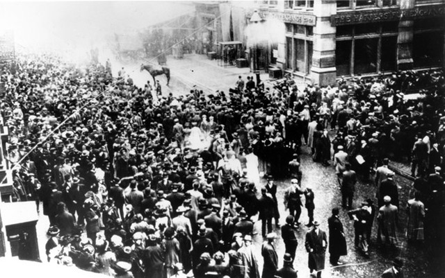 4:46pm, NYFD arrives at the Asch Building