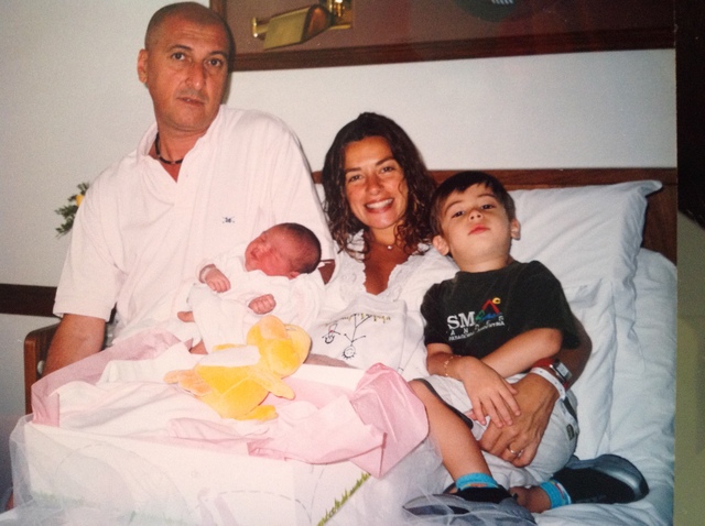 Cuando naci, estoy con mis papas y mi hermano