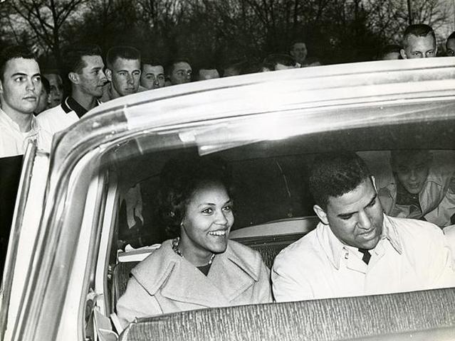 Hamilton Holmes and Charlayne Hunter to UGA