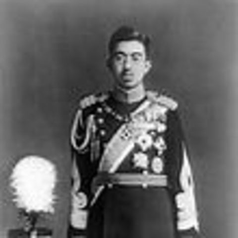 Hirohito orders Japan's surrender