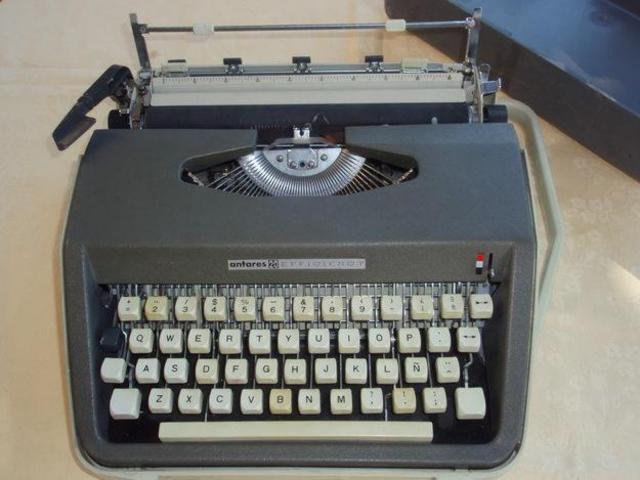 MAQUINA DE ESCRIBIR