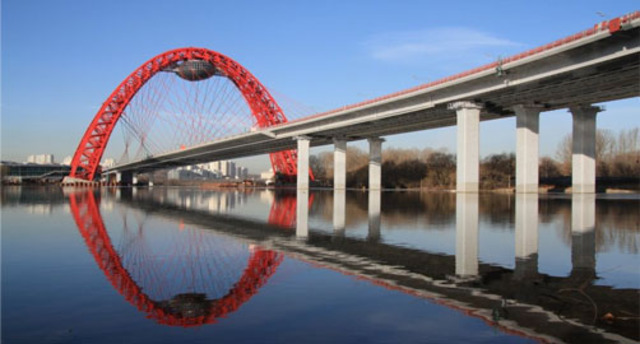 1st McDonalds opens in Moscow