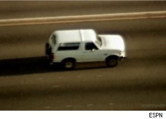 Simpson Gets in Car Chase