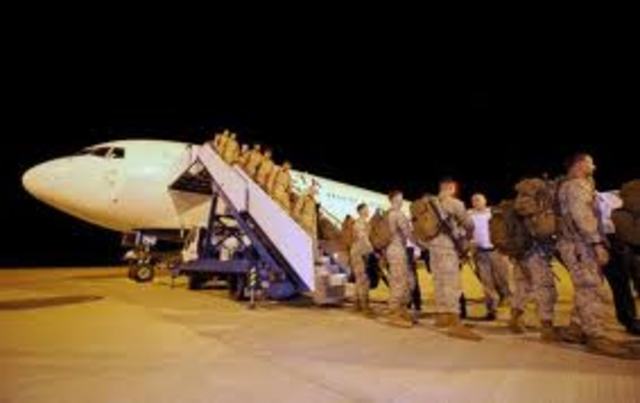 First U.S. troops arrive in Australia.