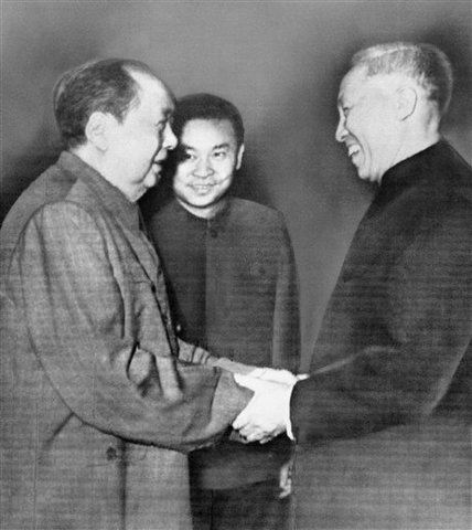 Cease-fire signed with North Vietnam