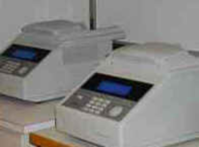 Kary Mullis de Cetus Corporation describe su método de la reacción en cadena de la polimerasa (PCR)