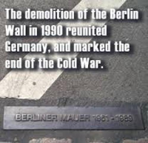 warsaw pact dissolved