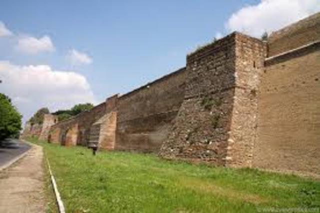Construction of the Aurelian Wall begins.