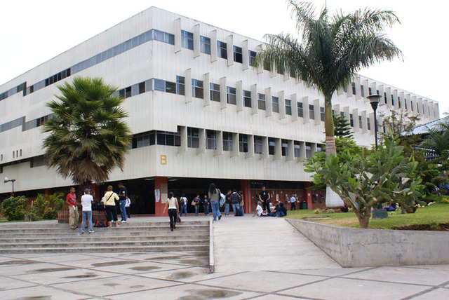 Ingresa a la facultad de Medicina