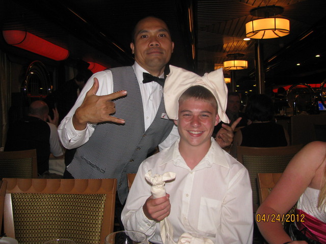 Es el viente y cuatro do abril de dos mil doce