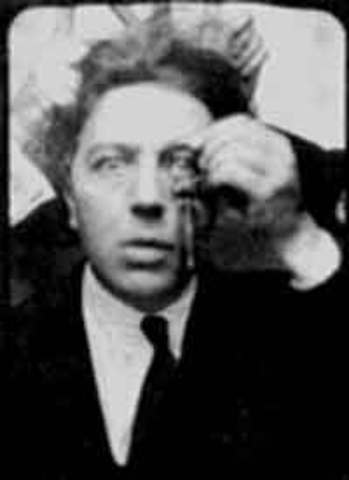 Andre Breton publishes Le Manifeste du Surréalisme