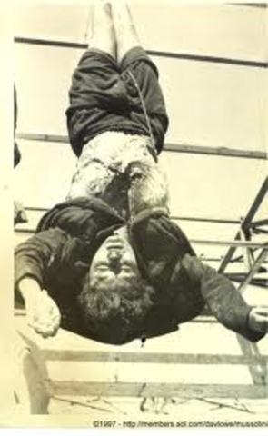 Mussolini is arrested