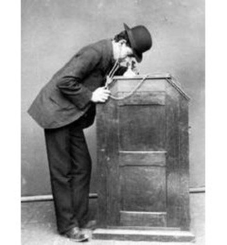 APARECE EL KINETOSCOPIO