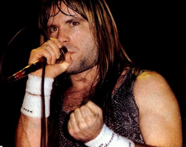 Llegada de Bruce Dickinson