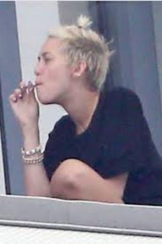 Miley  y  las drogas
