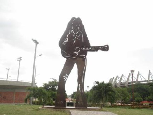 Creacion de una estatua de shakira en Barranquilla