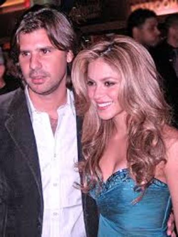 Comienza su relacion con Antonio de la Rua