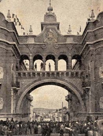 Retorna a la ciudad de Guatemala junto a sus padres