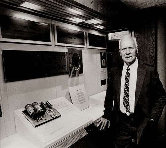 Primera calculadora capaz de trabajar con numeros complejos