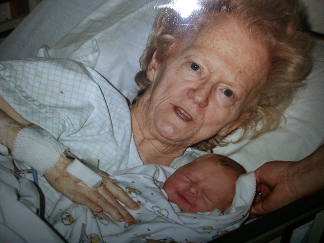 el viente y cinco de junio del novecientos noventa y ocho