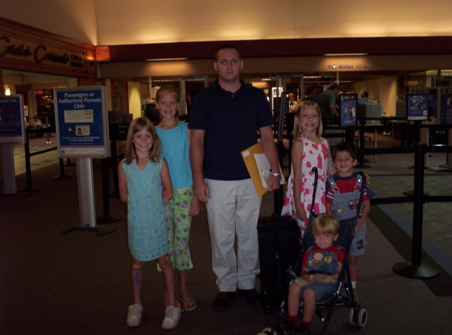 El veinticinco de mayo de dos mil y tres