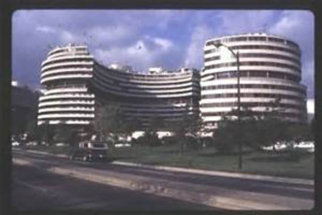 Watergate Crisis Begins