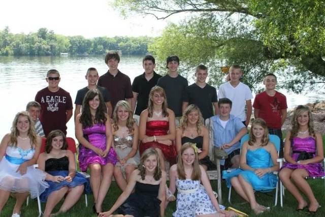 el ocho de junio del dos mil doce