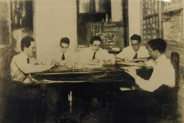 PRIMEIRA ENTIDADE A OFERECER CURSOS PROFISSONALIZANTES POR CORRESPONDENCIA NO BRASIL