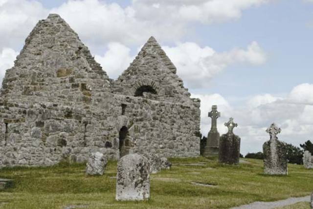 The Vikings defile the Shrine of Clonmacnoise