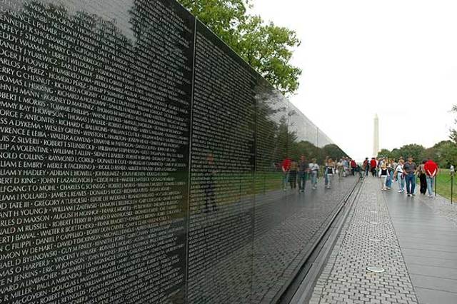 Vietnam Memorial in 1982