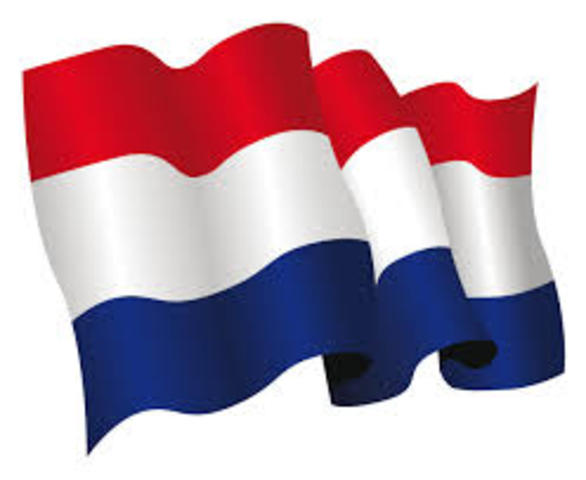 É implantada a Universidade Aberta