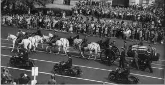 FDR dies at warm springs