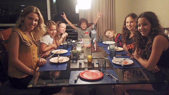 SHABAT CON PRIMOS Y PRIMAS