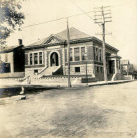 Library in 1909