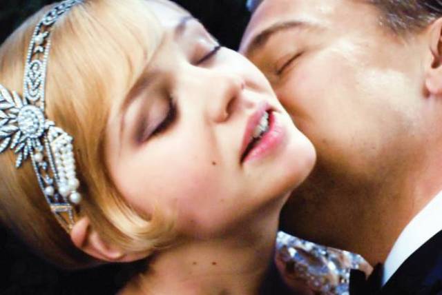 Daisy chooses Gatsby as her "lover".