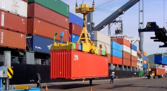 EMPLEADO AGENCIA DE ADUANAS