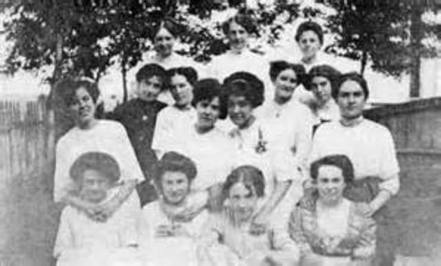 Creation de l'Institute des Femmes Manitobaines