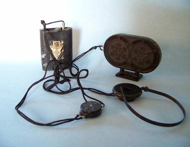 Vacuum Tube Hearing Aid is Invented