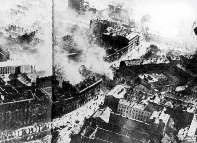 Germany invades Poland; France and Great Britain declare war on Germany