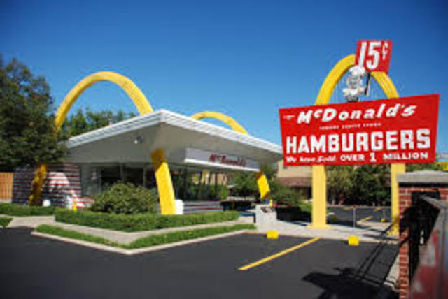 Another McDonalds opens in Des Plains