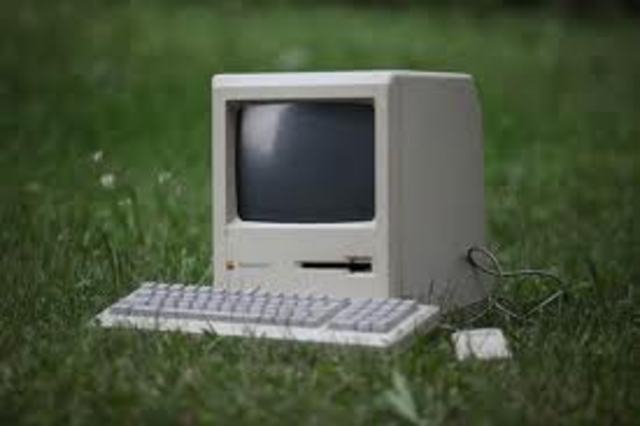 Macintosh Plus (Platinum)